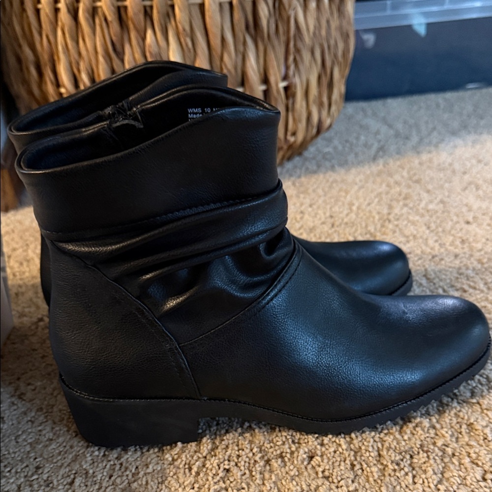 Women's Black Ankle Boots - Classic Slouchy Design Croft & Barrow size 10